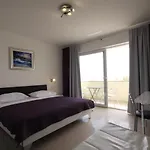 Rosa 4*